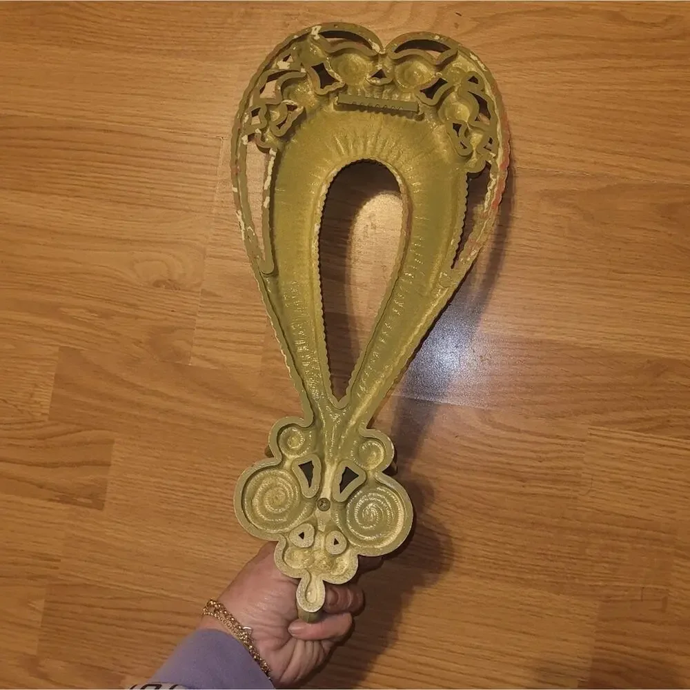 Vtg 70s Avacado Green Wall Sconce Candle Holder Rattan MCM Hollywood Regency